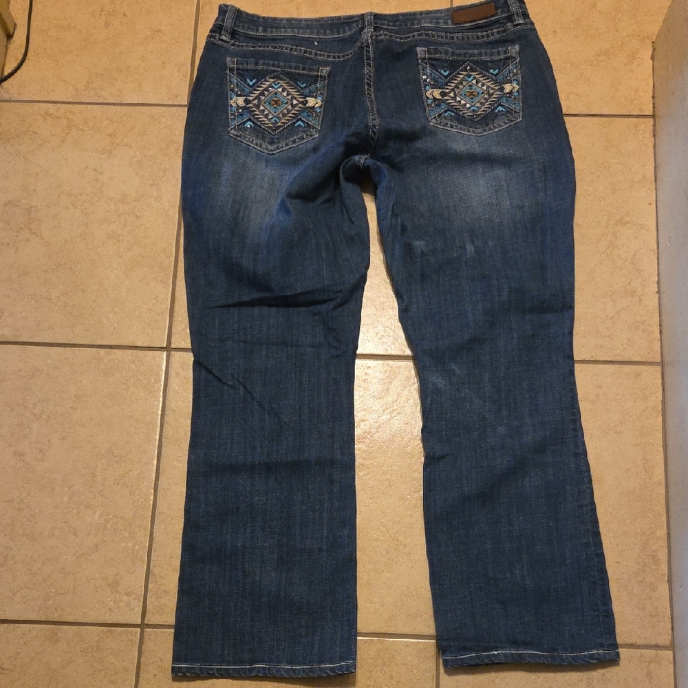 Elegant Boot Cut Jeans with Embroidered Details